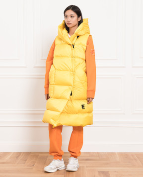 Ermanno Scervino Желтый пуховый жилет с нашивкой логотипа D410A366HDN