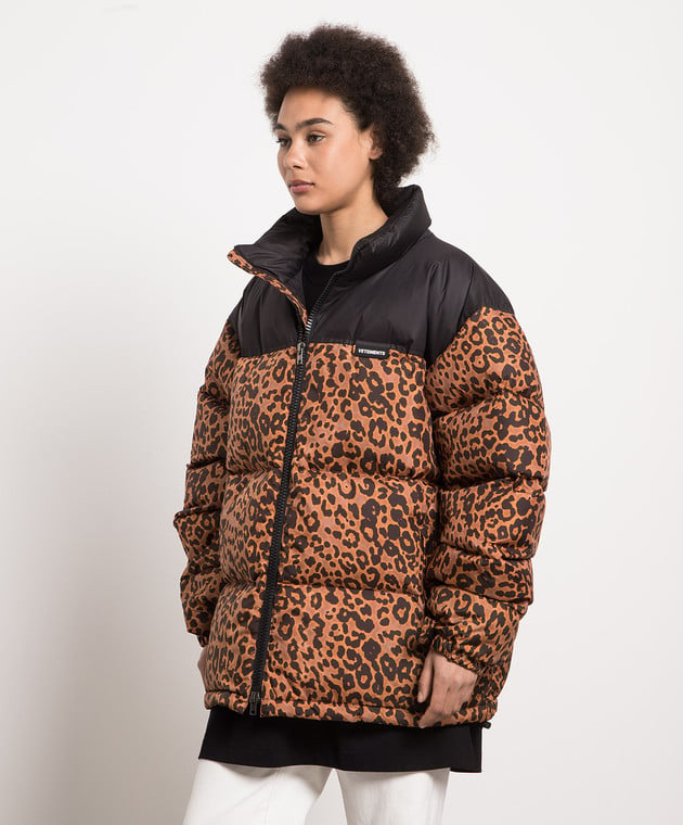 Vetements Down jacket in leopard print with logo UE54JA120L image 3