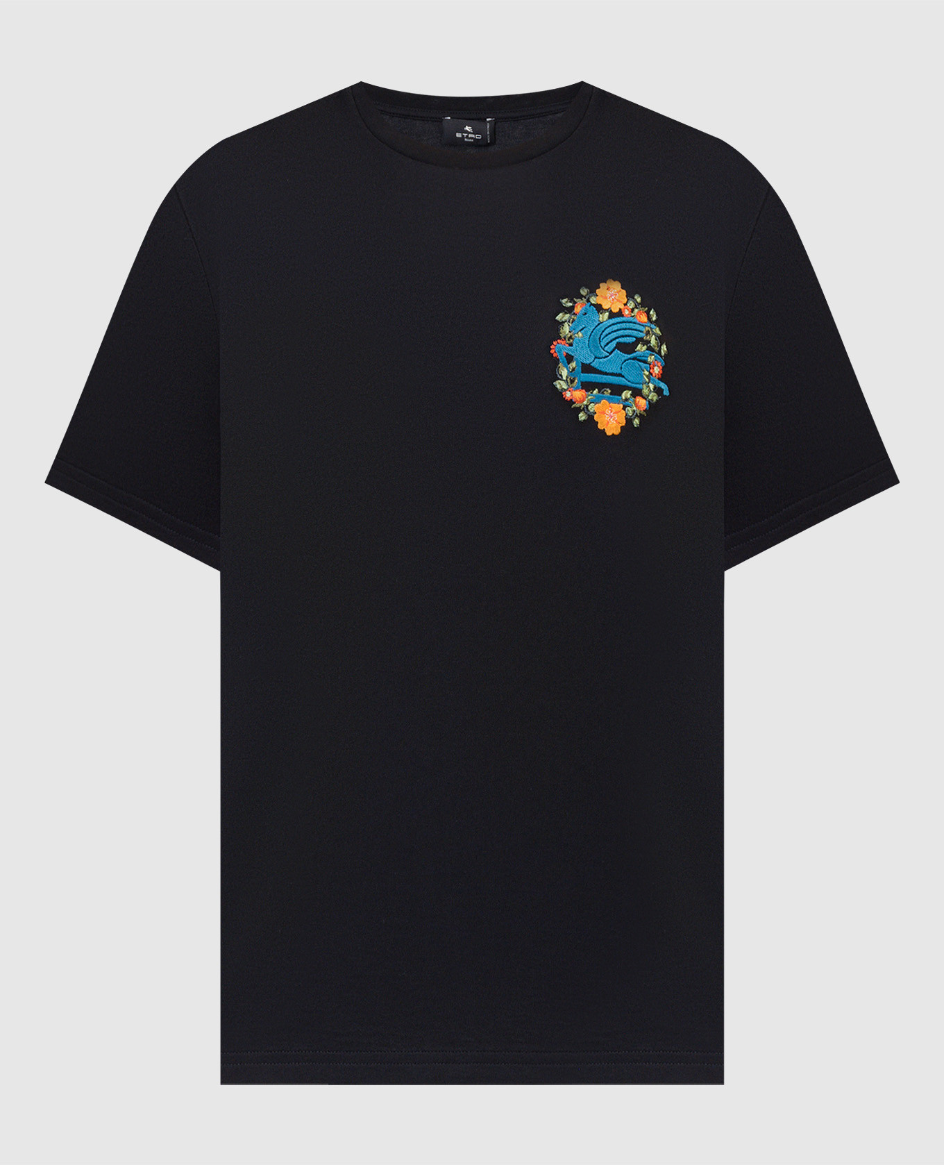 Black t-shirt with Pegaso logo embroidery