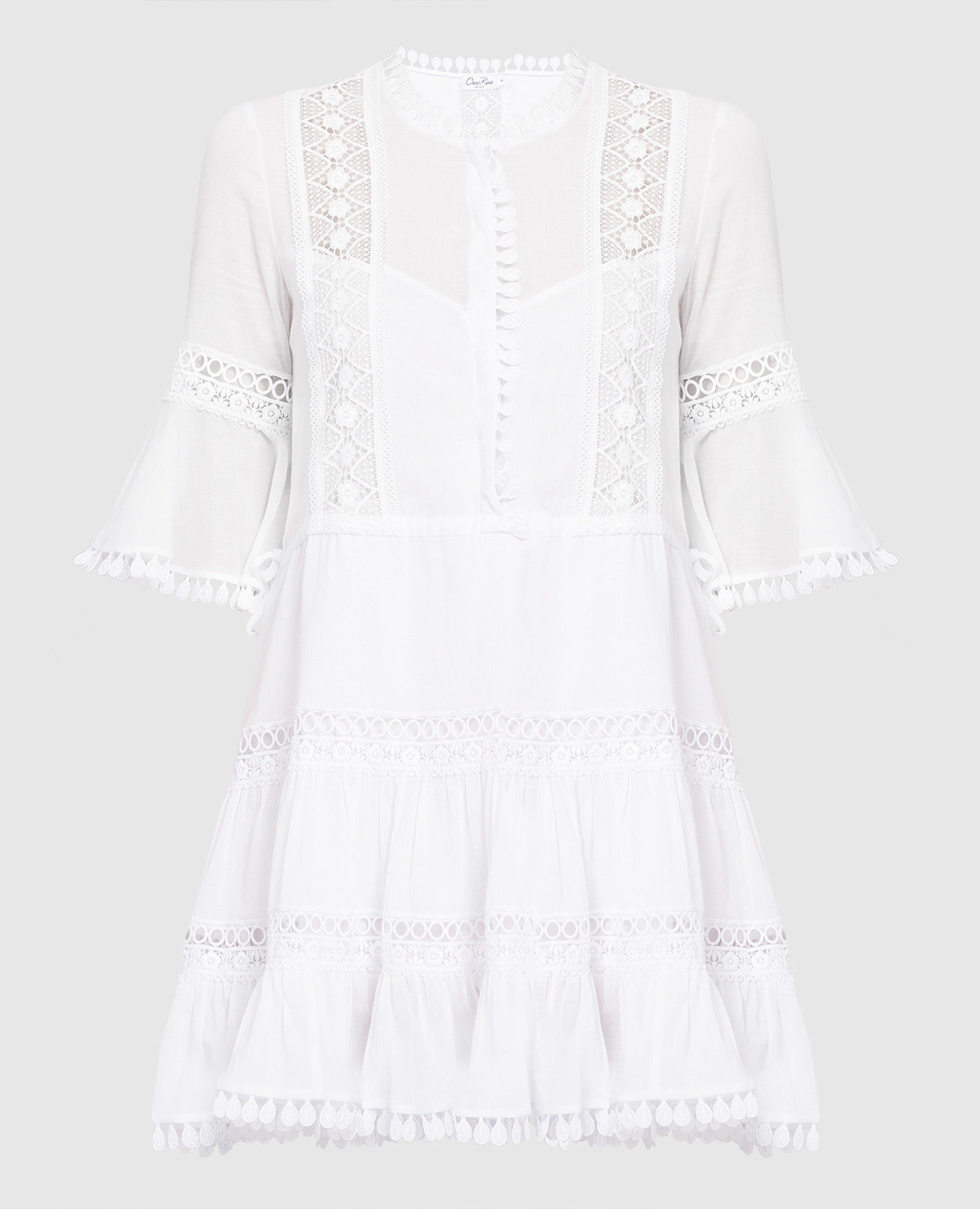 Белое платье мини с кружевом