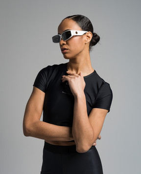 The Attico by Linda Farrow Білі сонцезахисні окуляри Alexis із золотим покриттям LFL1465C2