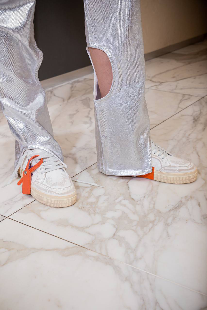 Off-White Белые кожаные кроссовки с винтажным эффектом OWIA272F23LEA003 изображение 6