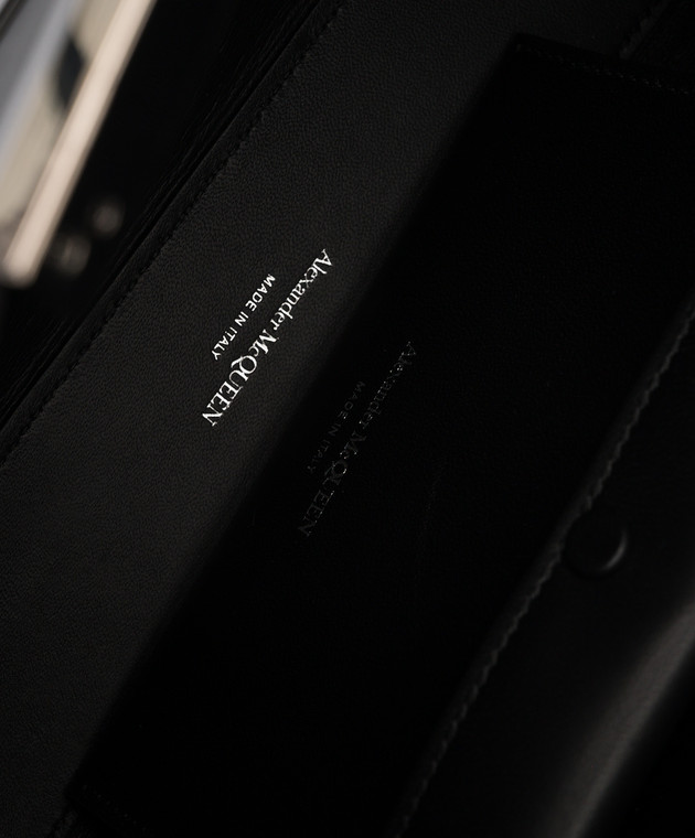 Alexander McQueen Черная кожаная сумка-хобо Jeweled с металлическим кастетом 731135DYTAB изображение 4