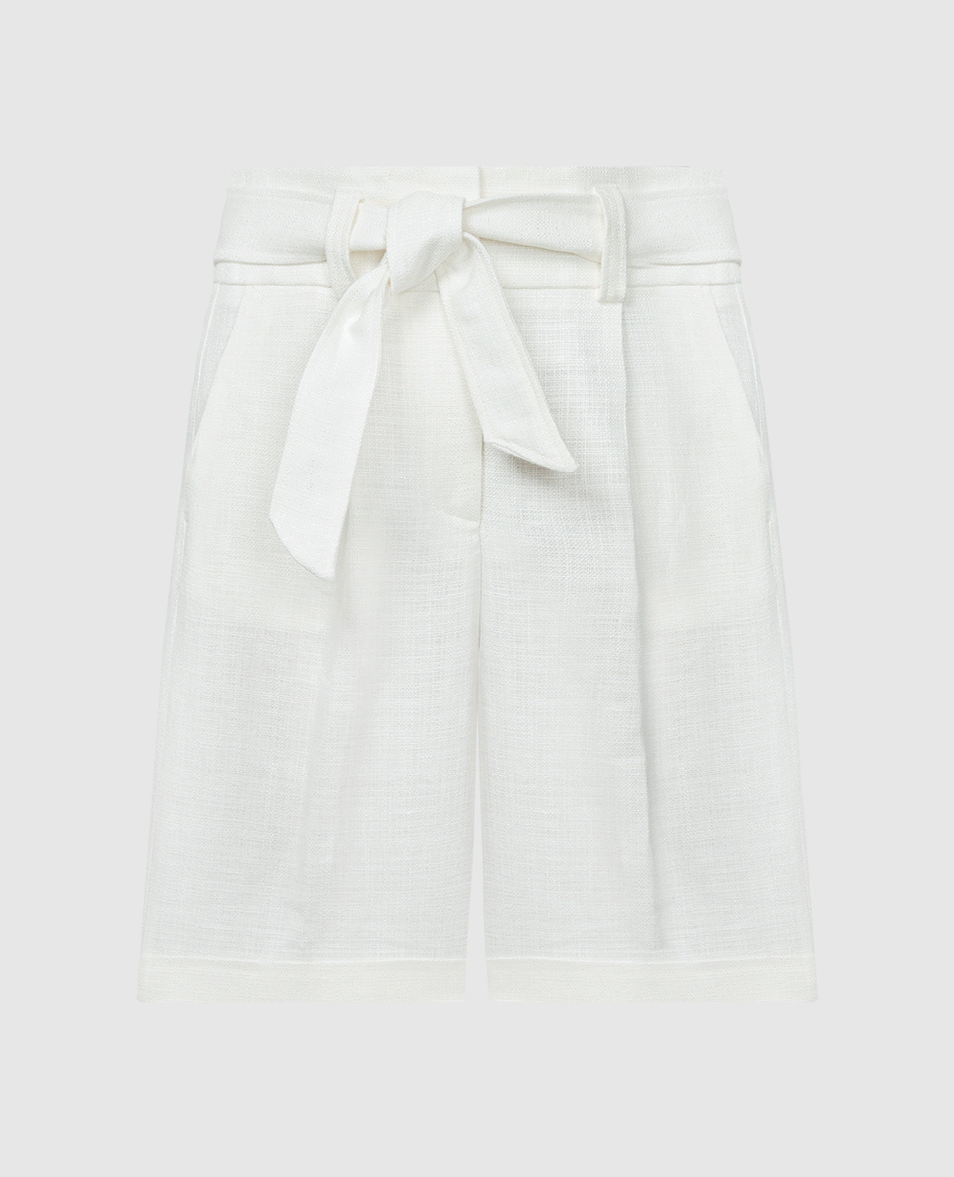White shorts with linen