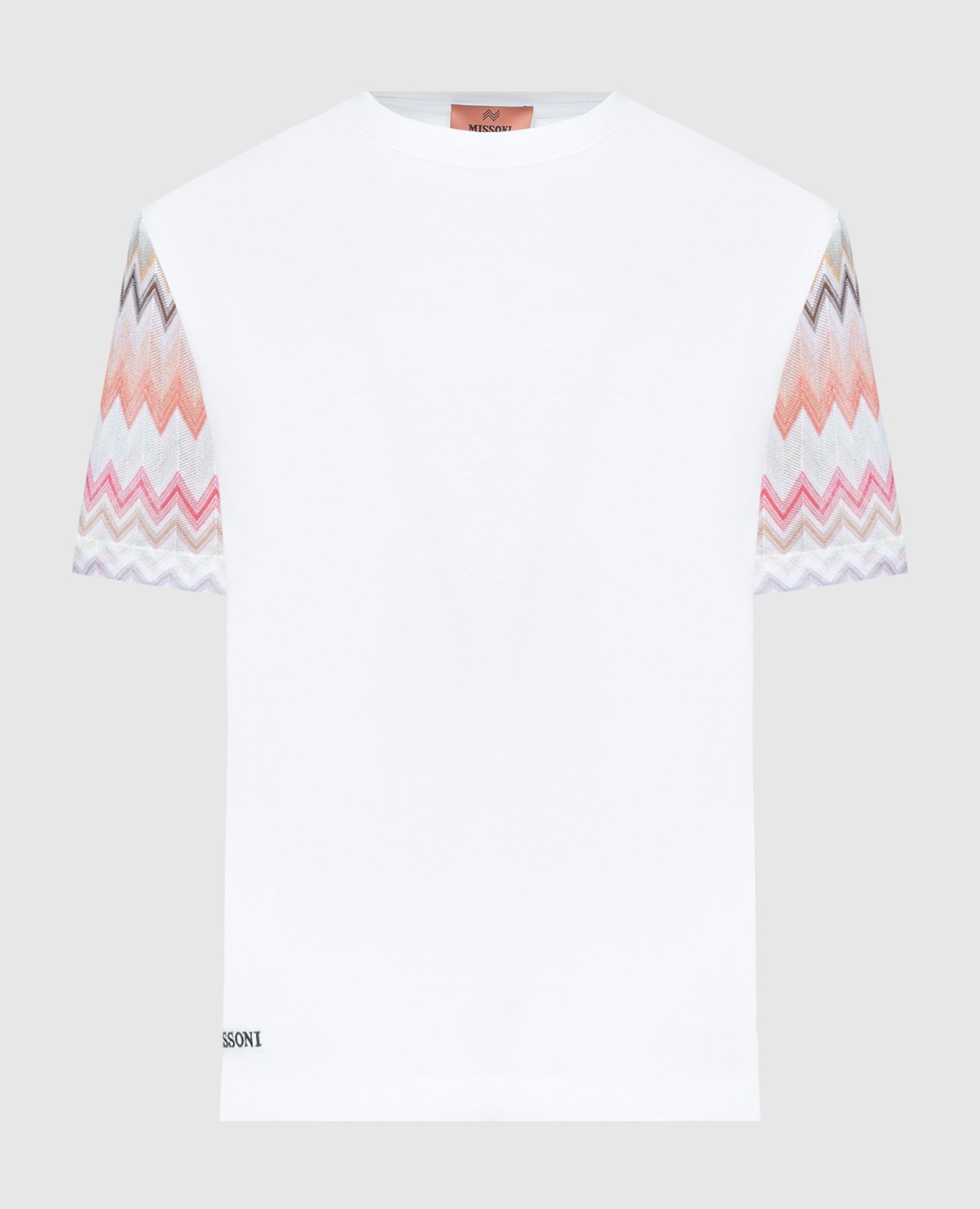 White t-shirt with a geometric pattern and embroidered logo