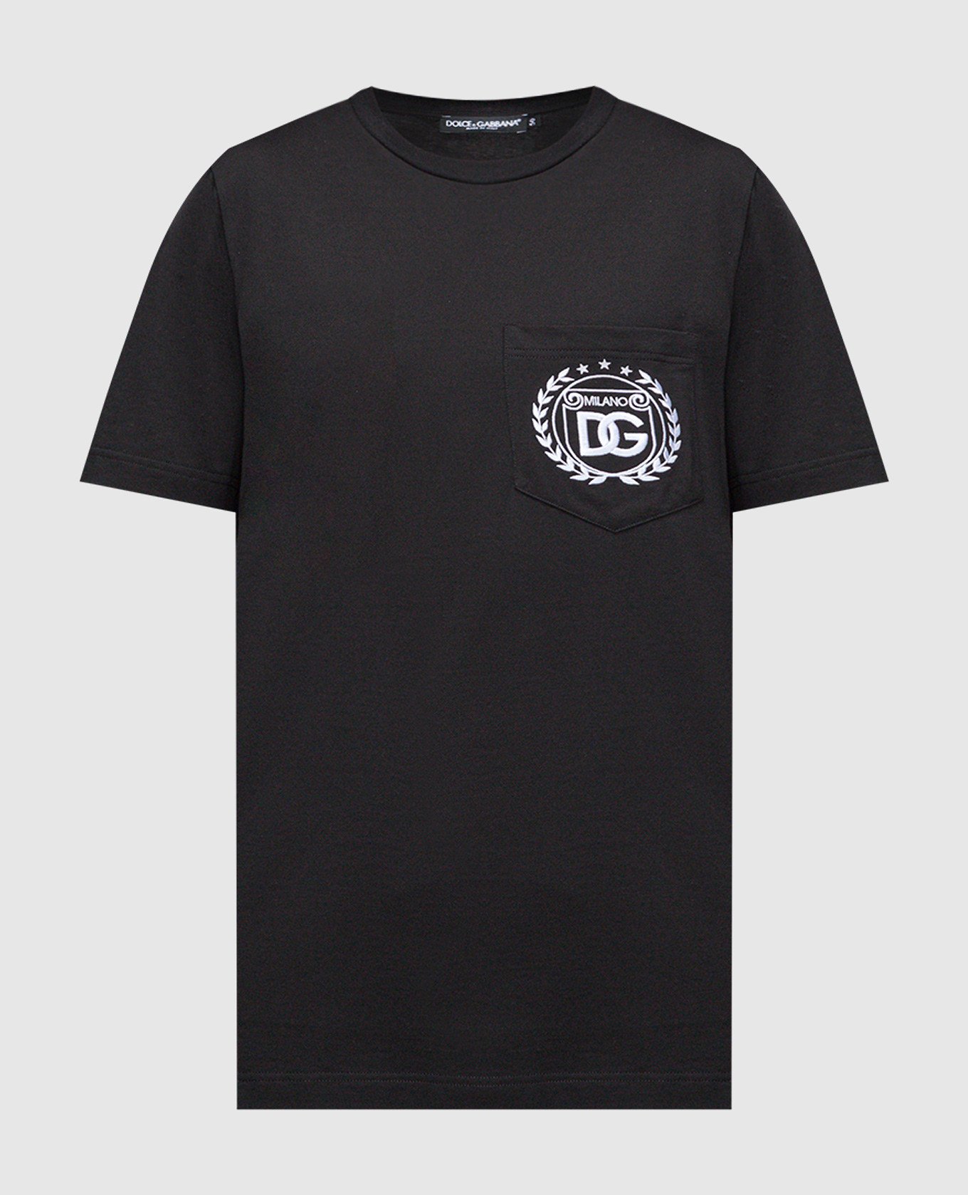 Черная футболка с логотипом
