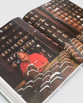 Assouline Книга The Impossible Collection of Cigars THEIMPOSSIBLCOLLECCIGA