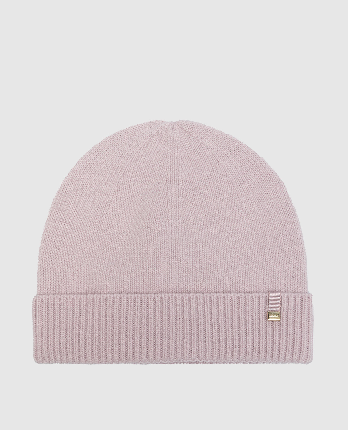 Pink hat made of wool